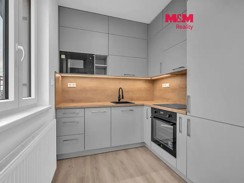 Pronájem bytu 2+kk, 51 m², Pardubice